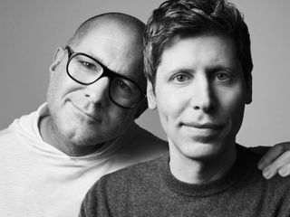 Sam Altman y Jony Ive presentan el prototipo de su enigmático dispositivo para OpenAI