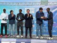 3.500 corredores se lanzan a la aventura en la primera Maratón Internacional entre Elche y Alicante