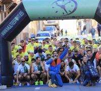 Más de 600 Papás Noel deslumbran en La Florida apoyando el comercio local