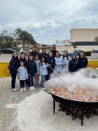 Alicante y Ecovidrio desafían a las Hogueras a crear una paella gigante con 400 kilos de reciclaje