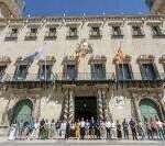 Alicante se viste de luto oficial tras el trágico asesinato de dos mujeres en La Cañada