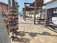 Descubre el vibrante mercado de artesanía de verano en la Playa de San Juan