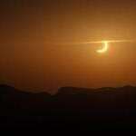 20.000 personas disfrutan del eclipse en Alicante sin contratiempos