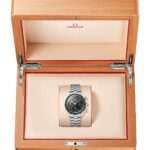 Omega presenta un nuevo Speedmaster de 38 mm inspirado en el Moonwatch