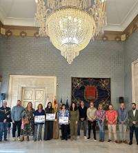 Alicante apoya a tres organizaciones sociales con cheques de barras solidarias