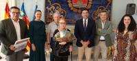Alicante da la bienvenida a la hija de la primera Bellea del Foc de la historia