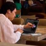 Apple lanza su primera MacBook Pro con pantalla táctil